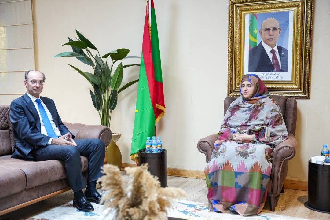 وزيرة العمل الاجتماعي تبحث مع السفير الإسباني تعزيز التعاون في مجال تمكين المرأة