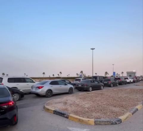 وزارة التجهيز والنقل تخفض تعرفة مواقف السيارات بمطار أم التونسي ابتداءً من أغسطس