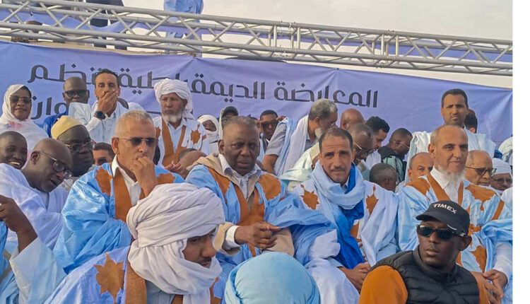 أحزاب معارضة تنظم مهرجانًا جماهيريًا في نواذيبو وتطرح مطالب إصلاحية