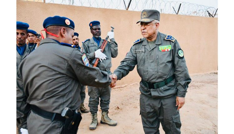 قائد أركان الحرس الوطني يتفقد تجمع تجكجه والسجن المدني في أنبيكه