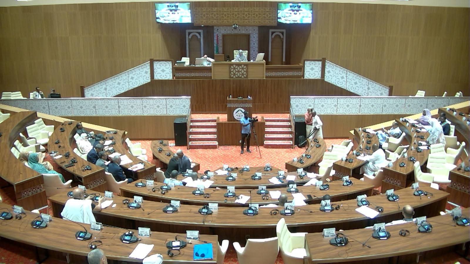 المعارضة البرلمانية تنتقد إقصاء نائبتين وتطالب بتنفيذ قرار المجلس الدستوري