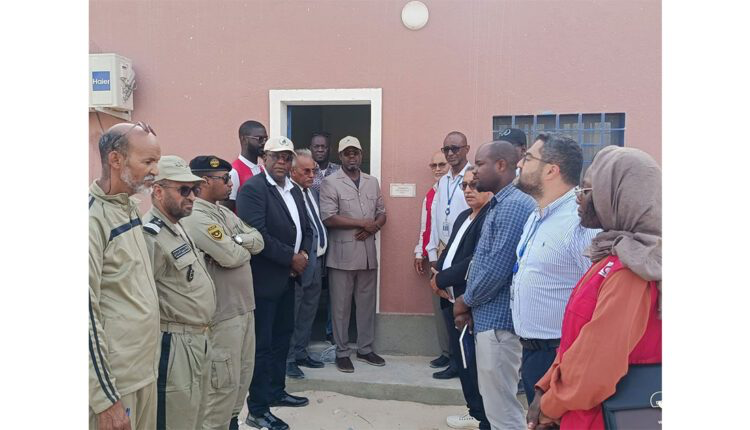 اللجنة الوطنية لحقوق الإنسان تعزز حضورها الميداني بافتتاح مكتب داخل مركز استقبال المهاجرين في نواذيبو