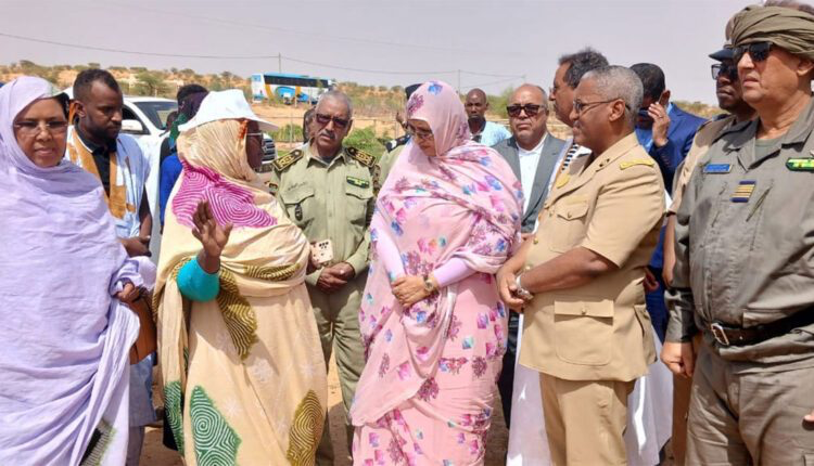 جولة ميدانية لمفوضة الأمن الغذائي لمتابعة المشاريع الزراعية في الحوض الغربي