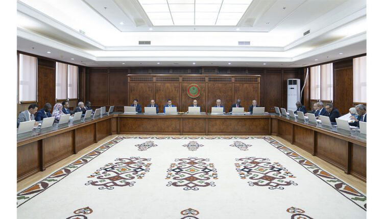 مجلس الوزراء يصادق على مشاريع قوانين ومراسيم ويجري تعيينات جديدة