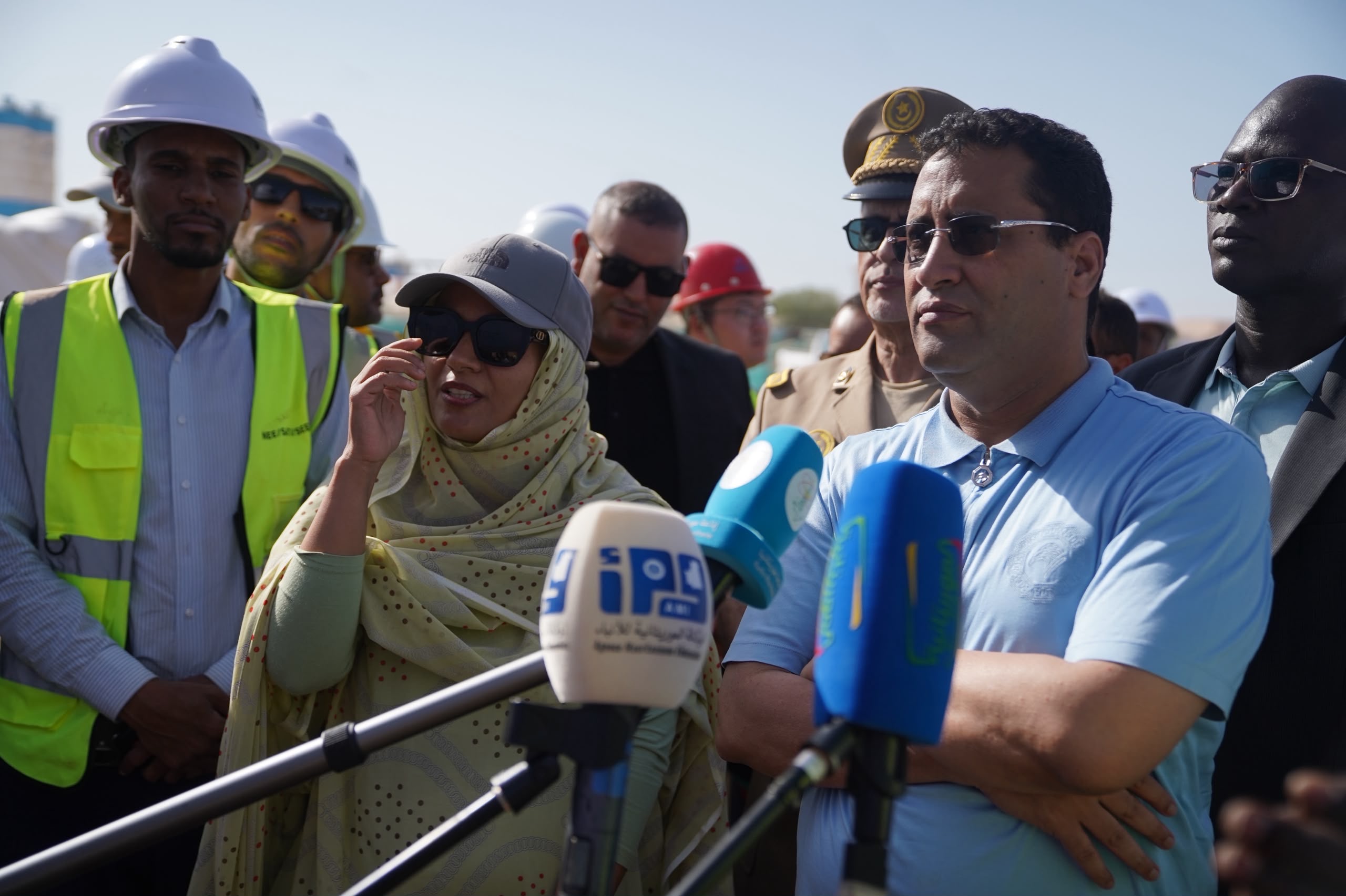 الوزير الأول يتفقد مشاريع المياه والصرف الصحي في اليوم الثاني من جولته بنواكشوط
